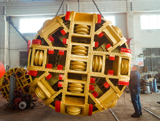 img of 巖石破碎頂管機系列